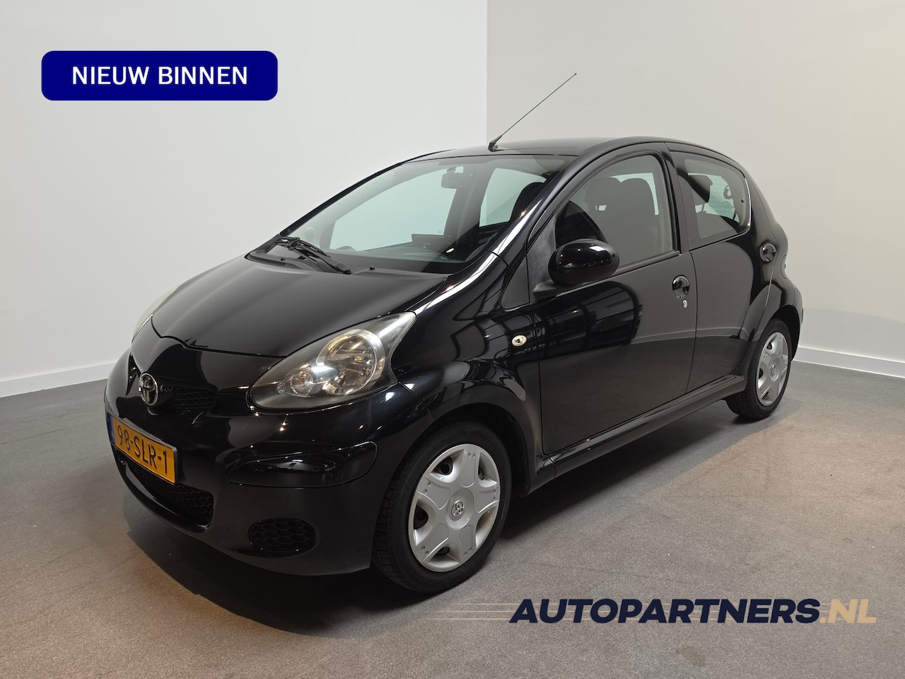 Toyota Aygo - 1.0-12V Comfort Navigator - Apple Carplay/Android Auto - Airco - JBL - AutoWereld.nl