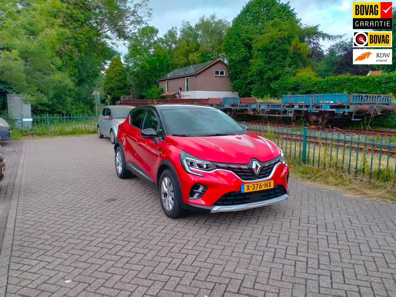 Renault Captur - 1.0 TCe 90 Intens cruise groot scherm trekhaak lage km! ALLINPRIJS - AutoWereld.nl