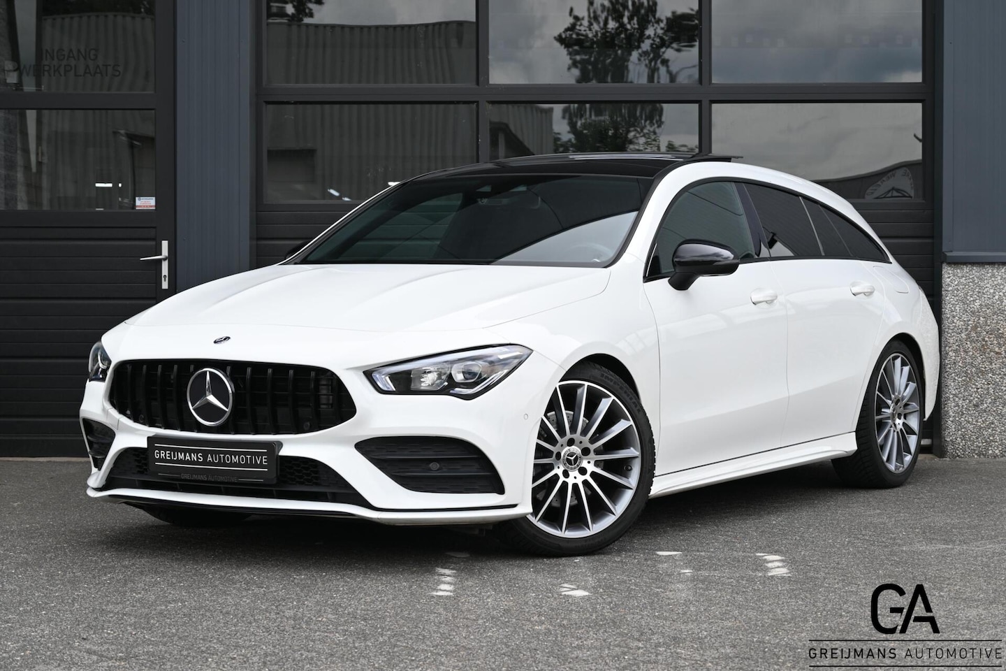 Mercedes-Benz CLA-klasse Shooting Brake - 200 AMG|Panoramadak|Camera| - AutoWereld.nl