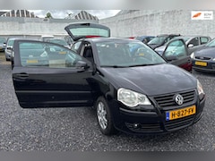 Volkswagen Polo - 1.4-16V Trendline Panoramadak-CruiseControl-Stoelverwarming