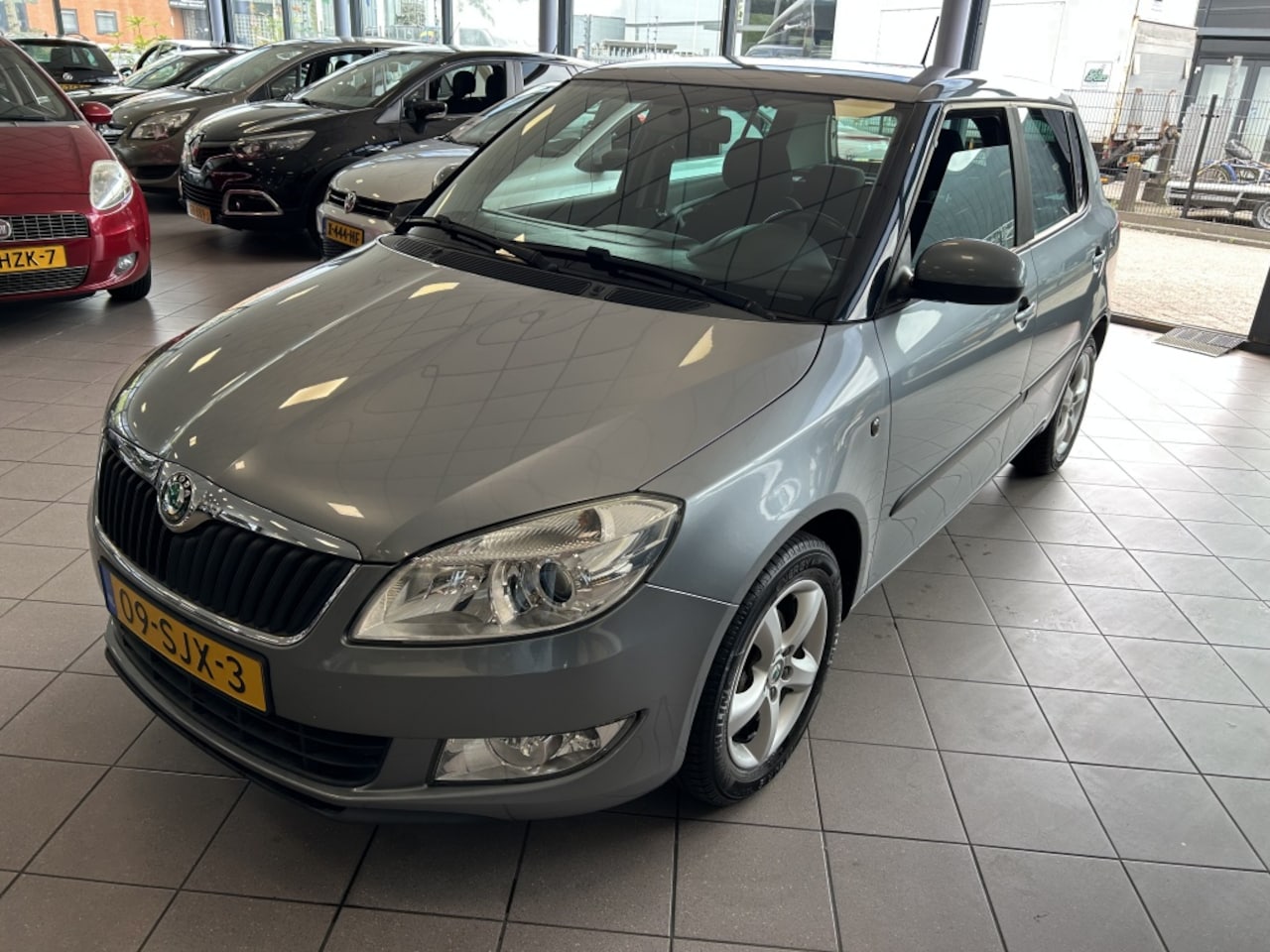 Skoda Fabia - 1.2 TSI Tour CAMERA NW ST 80 DKM NW APK BJ 2011 !!! - AutoWereld.nl
