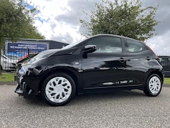 Toyota Aygo - 1.0 VVT-i 72pk 5D x-play Multi Media Parkeer Camera
