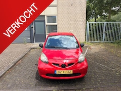 Toyota Aygo - 1.0-12V Airco/nieuwe apk/ nieuwe koppeling