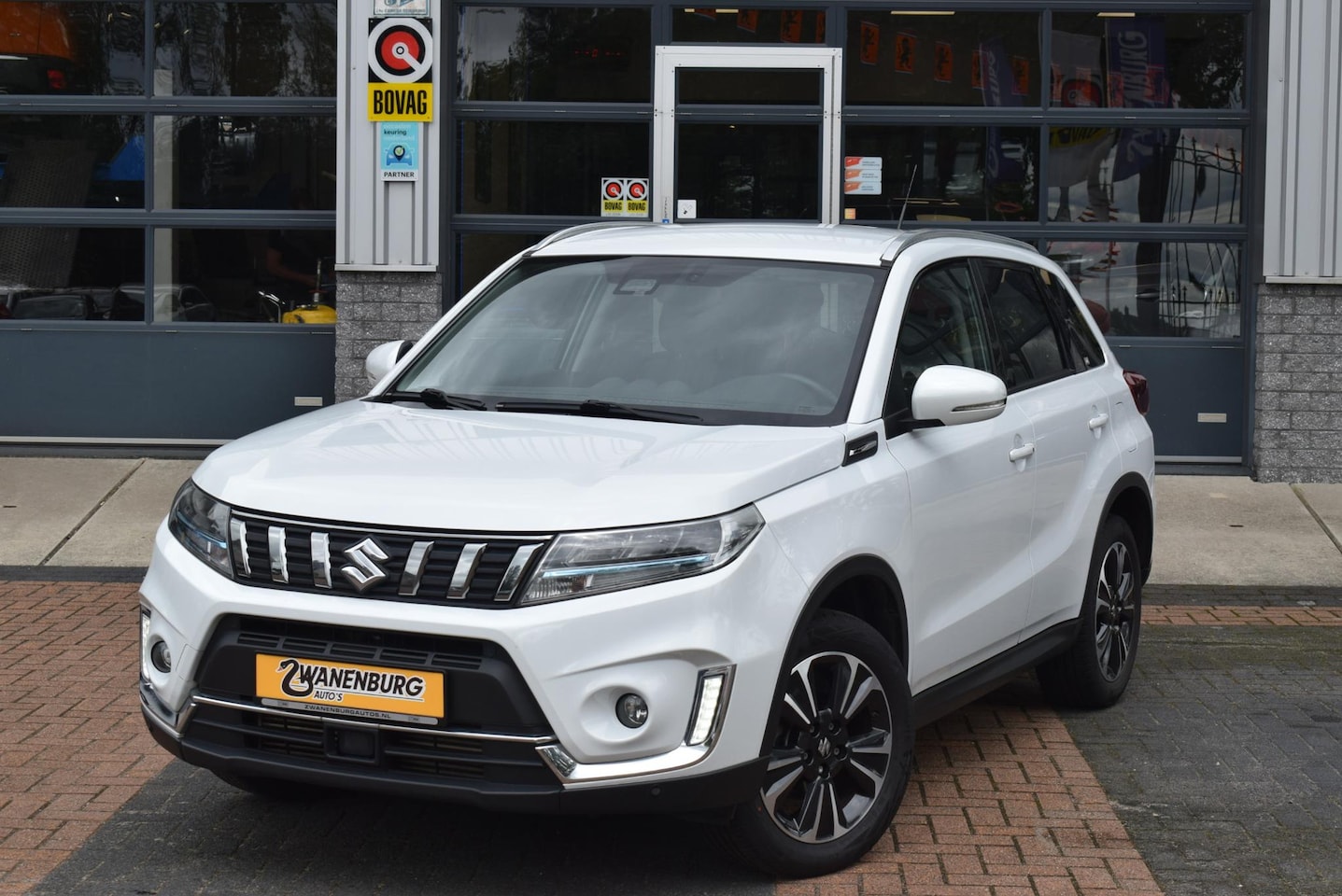 Suzuki Vitara - 1.4 Boosterjet Select Smart Hybrid Navi Leder Airco Camera Km 52.500!! - AutoWereld.nl