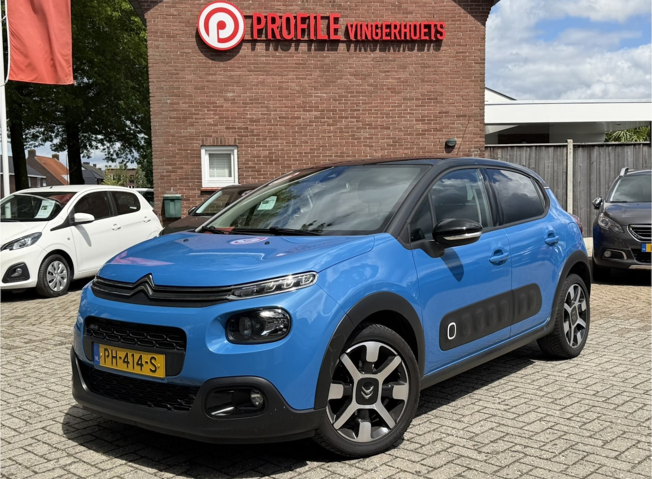 Citroën C3 - 1.2 Benzine 82 Pk Shine * Superluxe * Navigatie * Dab Radio * Climate & Cruise Control * A - AutoWereld.nl