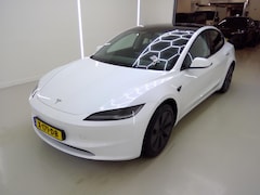 Tesla Model 3 - Standard RWD Plus Highland 97% SoH [ HW4+LFP-ACCU+AUTOPILOT+60 kWh+PREMIUM AUDIO ]