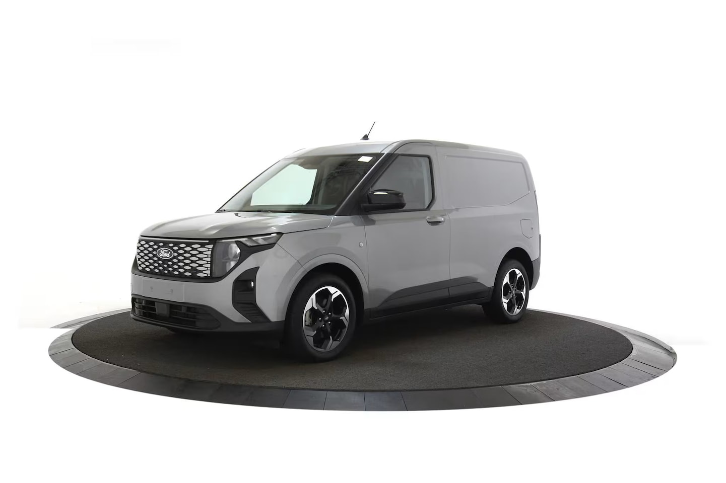 Ford Transit Courier - E-Transit 44 kWh Limited Trekhaak (wordt verwacht) - AutoWereld.nl