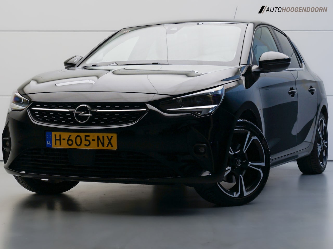 Opel Corsa - 1.2 Elegance Sport (APPLE CARPLAY,STOELVERWARMING,ACHTERUITRIJCAMERA,CRUISE CONTROL,CLIMAT - AutoWereld.nl