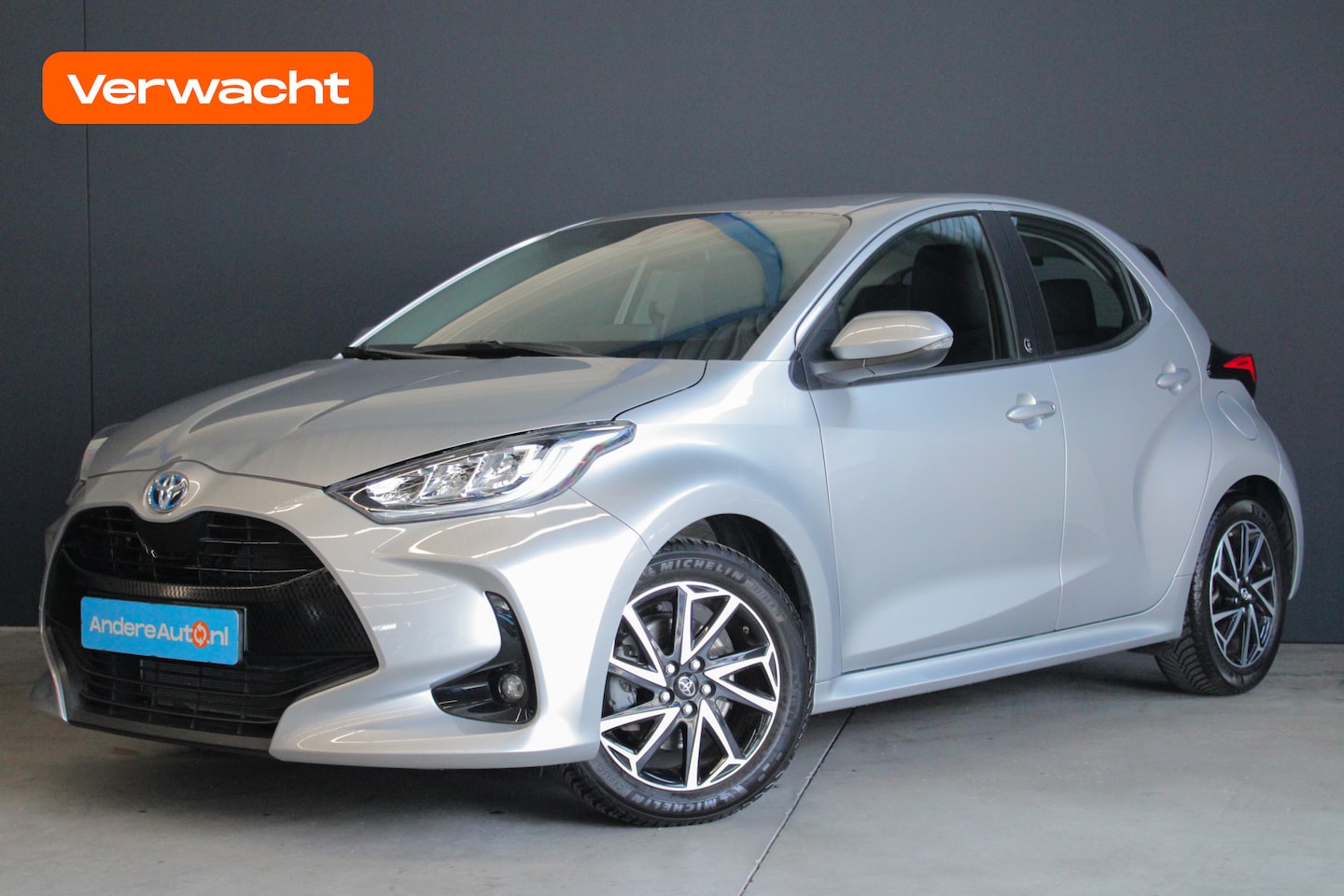 Toyota Yaris - 1.5 Hybrid Dynamic |trekhaak|camera|lichtmetalen velgen| - AutoWereld.nl