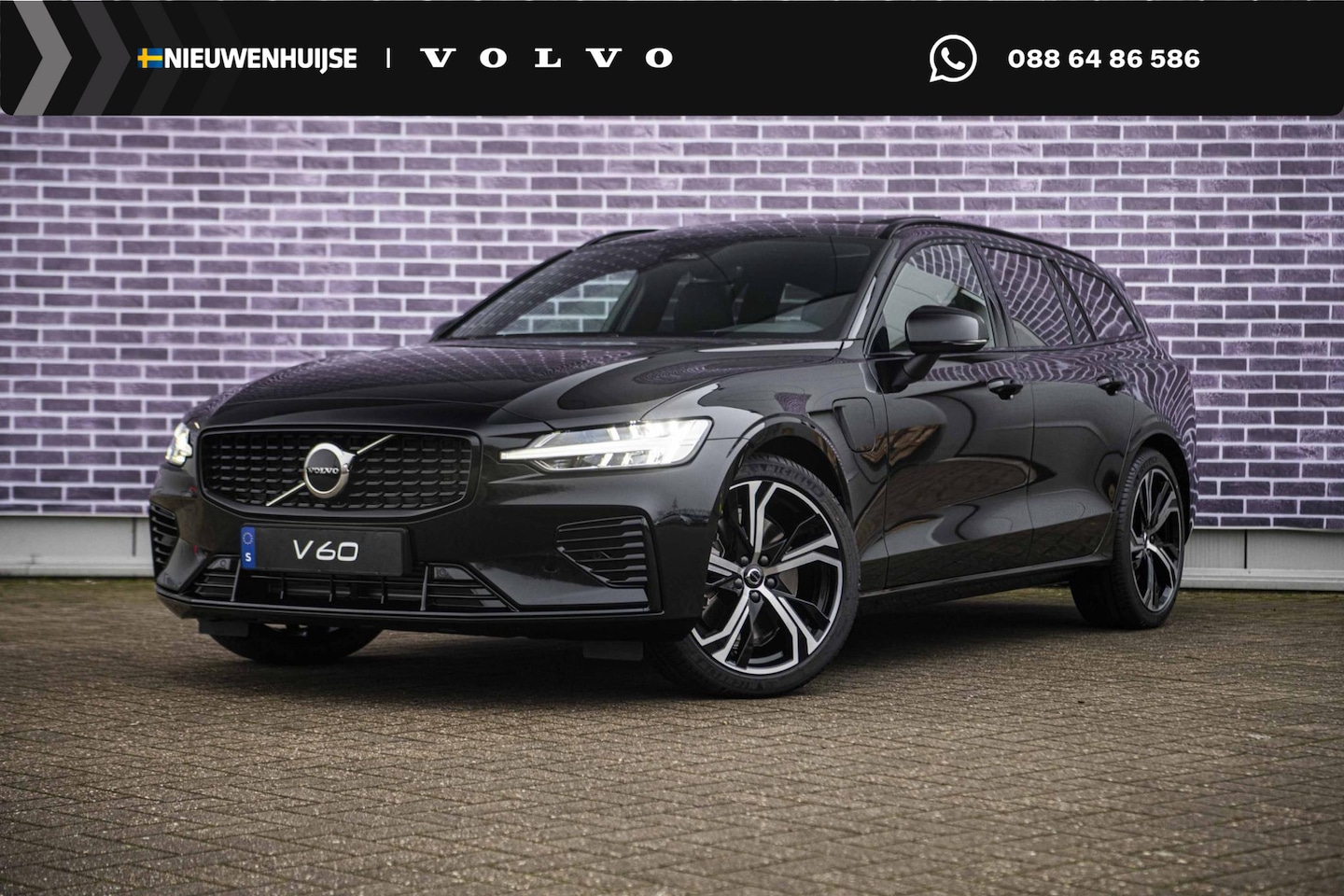 Volvo V60 - 2.0 T6 Plug-in hybrid AWD Ultra Dark | Schuif-/kanteldak | Head Up Display | Donker Glas | - AutoWereld.nl