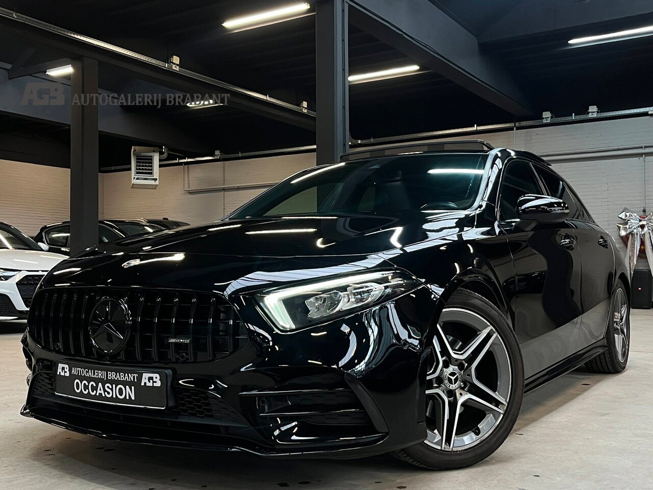 Mercedes-Benz A-klasse - 180 Business Solution AMG Pano/Automaat/A45 - AutoWereld.nl
