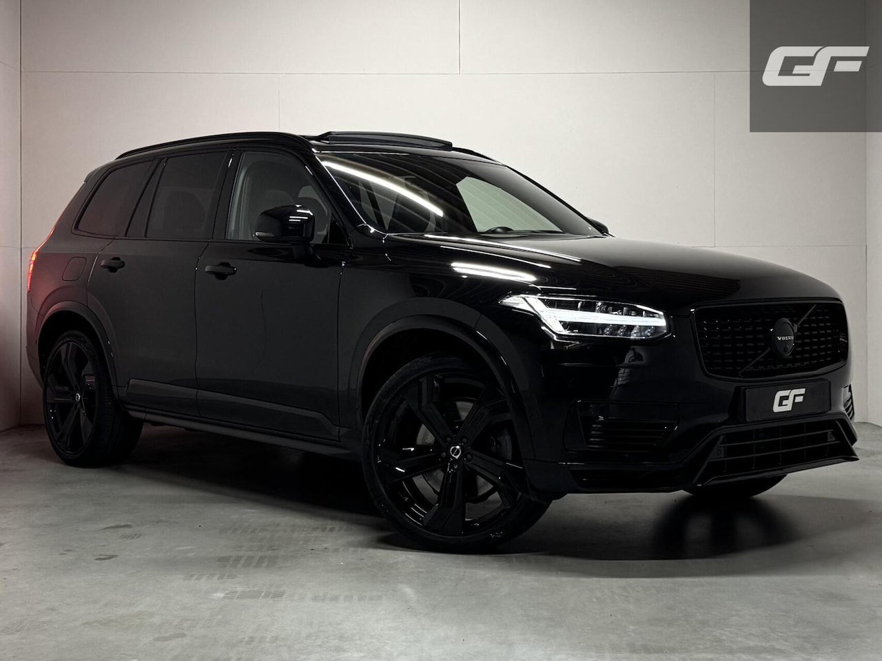 Volvo XC90 - 2.0 T8 Twin Engine AWD R-Design Pano Luchtvering B&W Trekh. - AutoWereld.nl