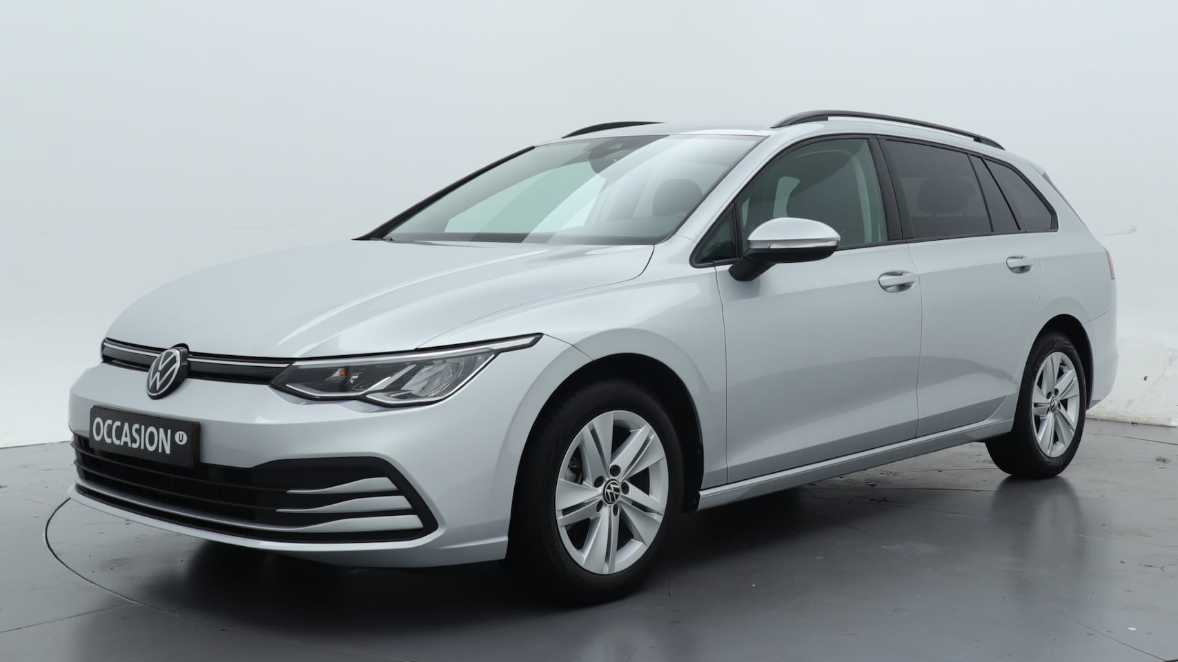 Volkswagen Golf Variant - 1.0 TSI 110pk Life / Navigatie / Parkeersensoren / Trekhaak - AutoWereld.nl