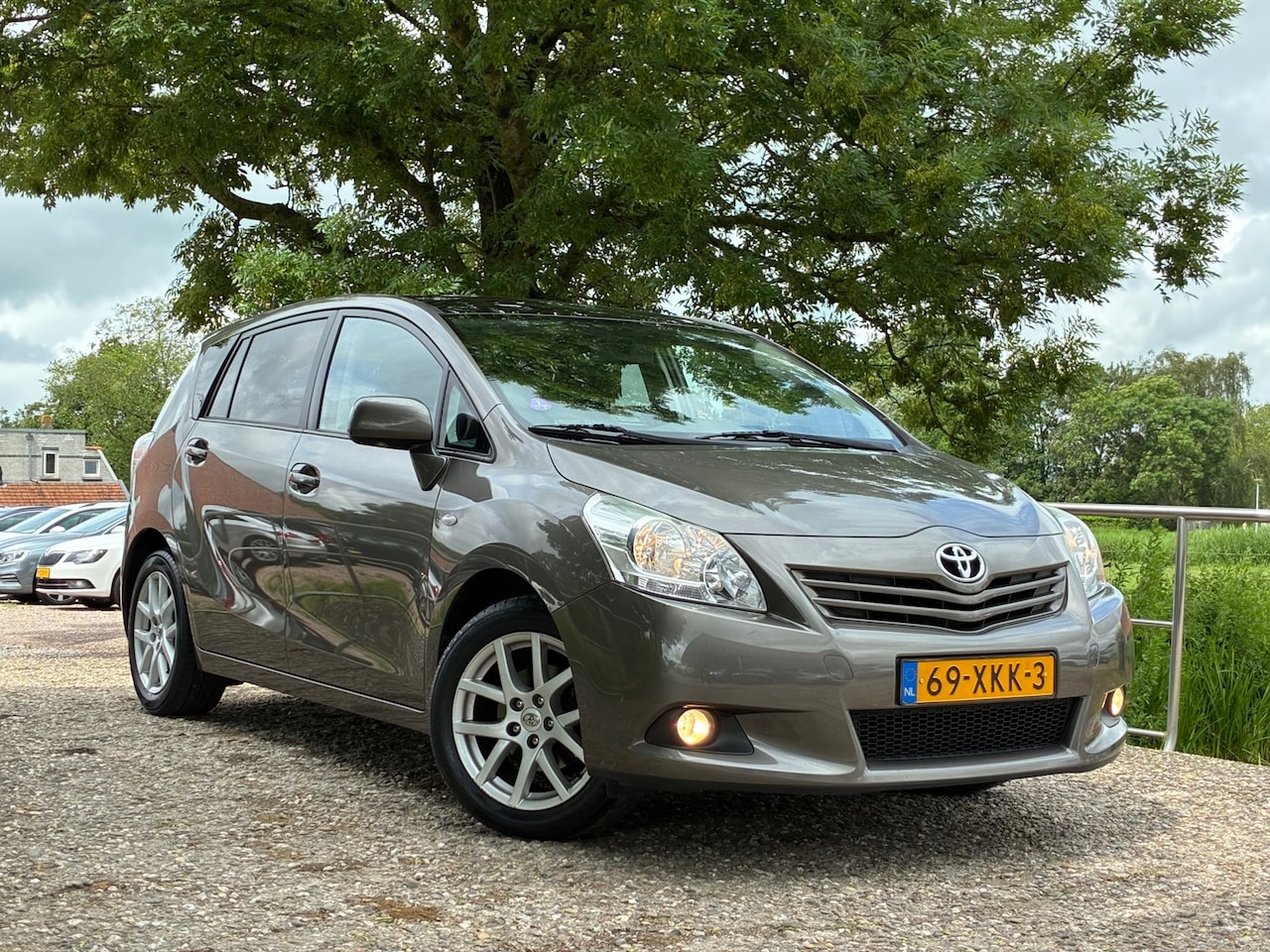 Toyota Verso - 1.8 VVT-i Business Titanium | Panodak + Navi + Clima + Cruise nu €8.975,-!! - AutoWereld.nl