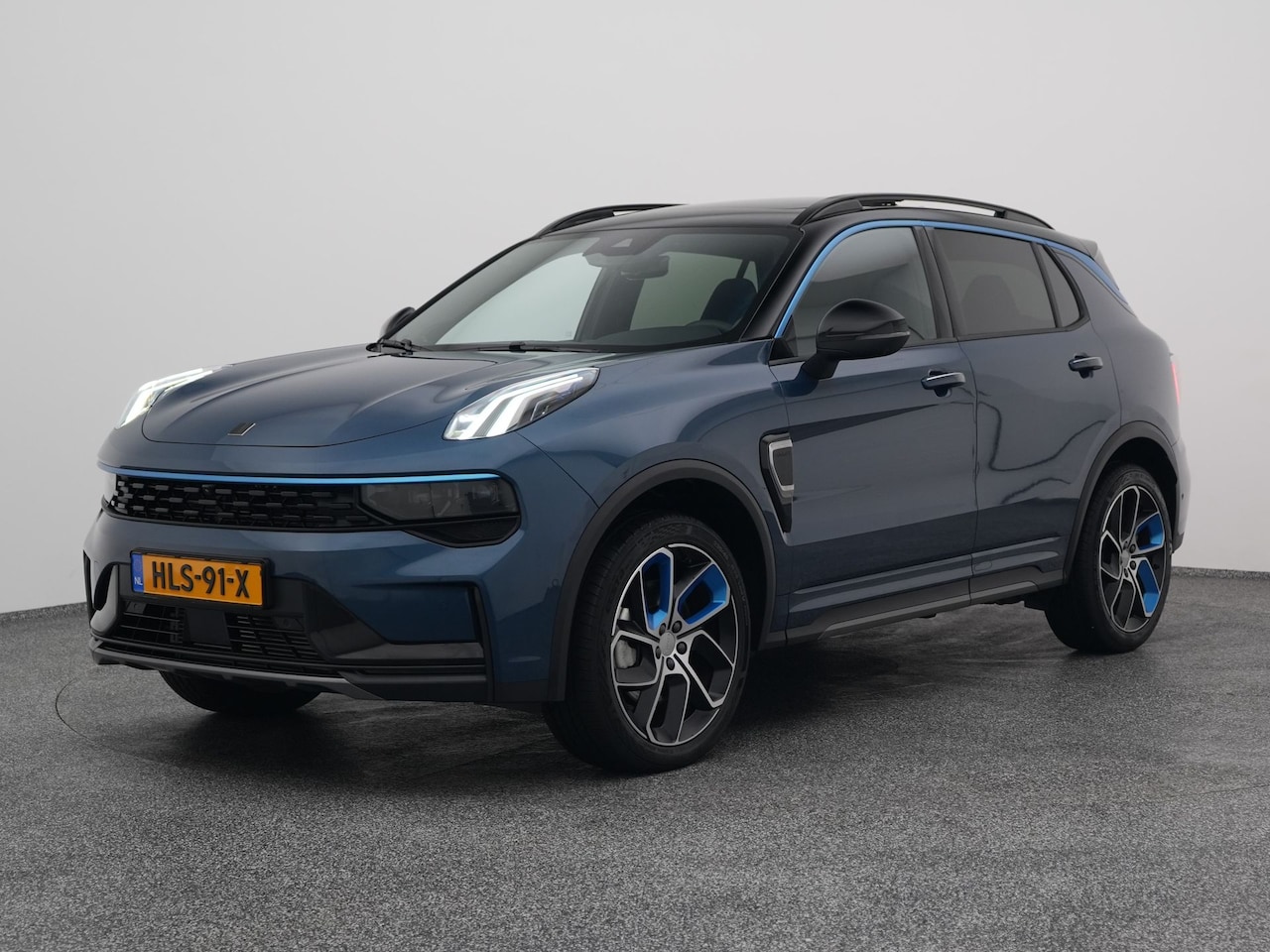 Lynk & Co 01 - 1.5 Plug-in Hybrid | 360° | ZWARTE HEMEL | STUURVERWARMING | NLD AUTO - AutoWereld.nl