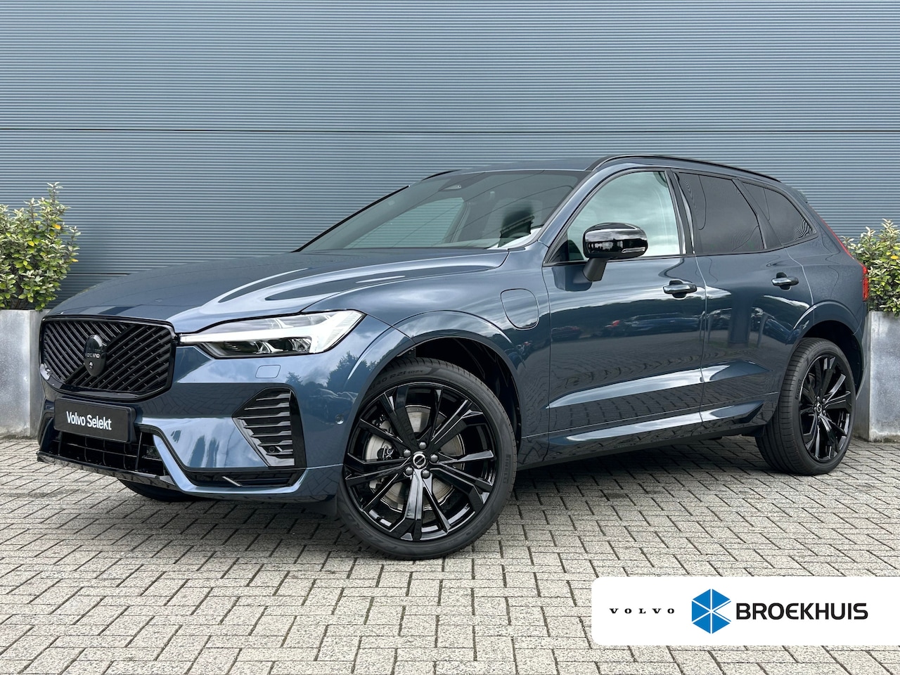 Volvo XC60 - 2.0 T6 Plug-in hybrid AWD Plus Black Edition | Stoelventilatie | Trekhaak | HU-Display | 3 - AutoWereld.nl
