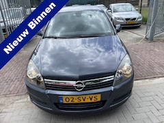 Opel Astra - 1.6 Executive Weinig km frisse staat nw apk nap trekhaak zie foto’s