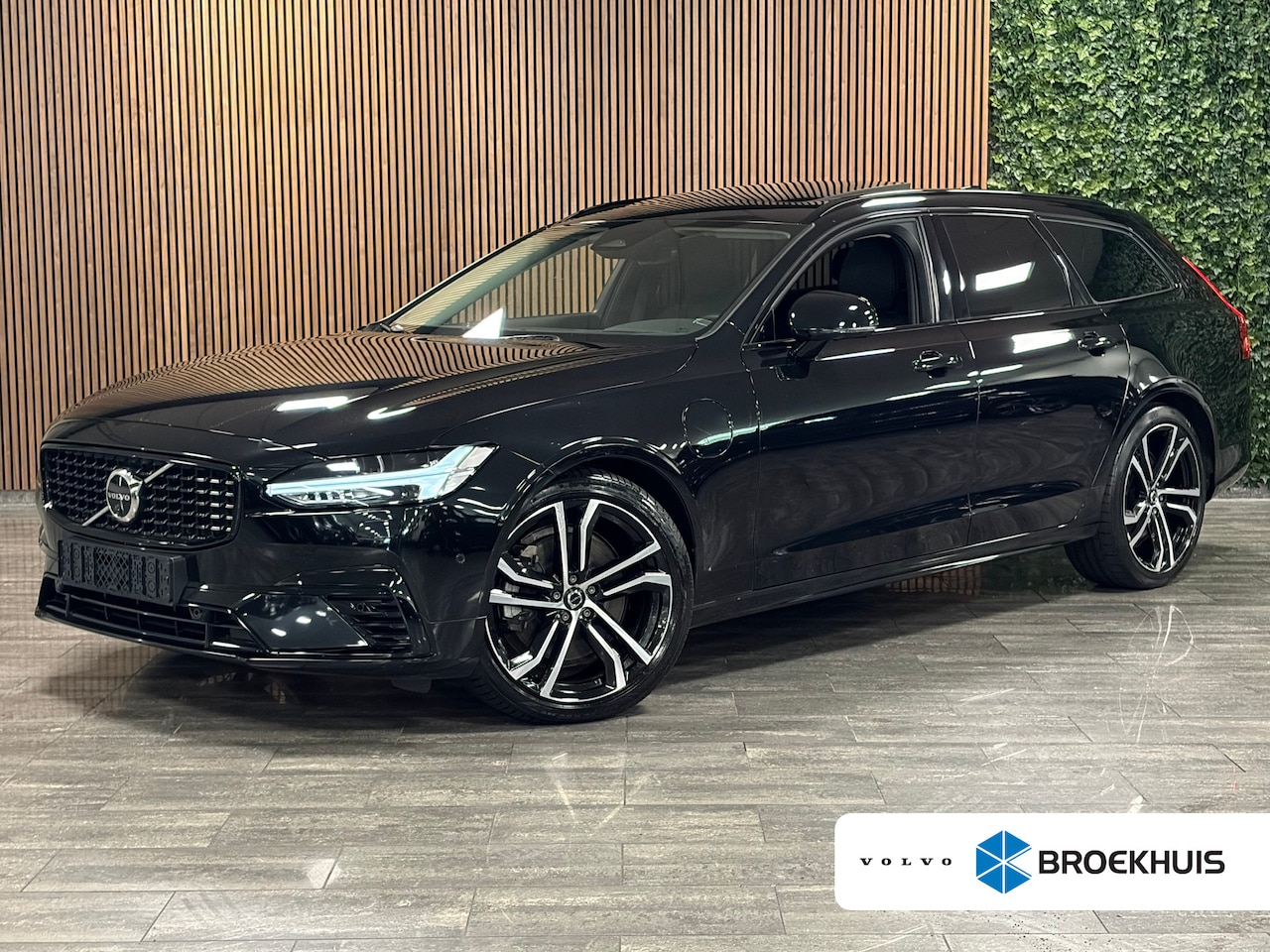 Volvo V90 - T8 AWD Recharge Ultra Ultimate Dark | Vol! | Luchtvering | Stoelventilatie | Trekhaak | 36 - AutoWereld.nl
