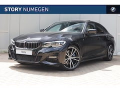 BMW 3-serie - 320i High Executive M Sport Automaat / Sportstoelen / Comfort Access / Head-Up / Harman Ka