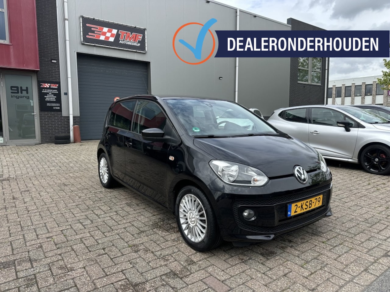 Volkswagen Up! - 1.0 high up! BlueM. Airco Navi D-Riem VV! - AutoWereld.nl