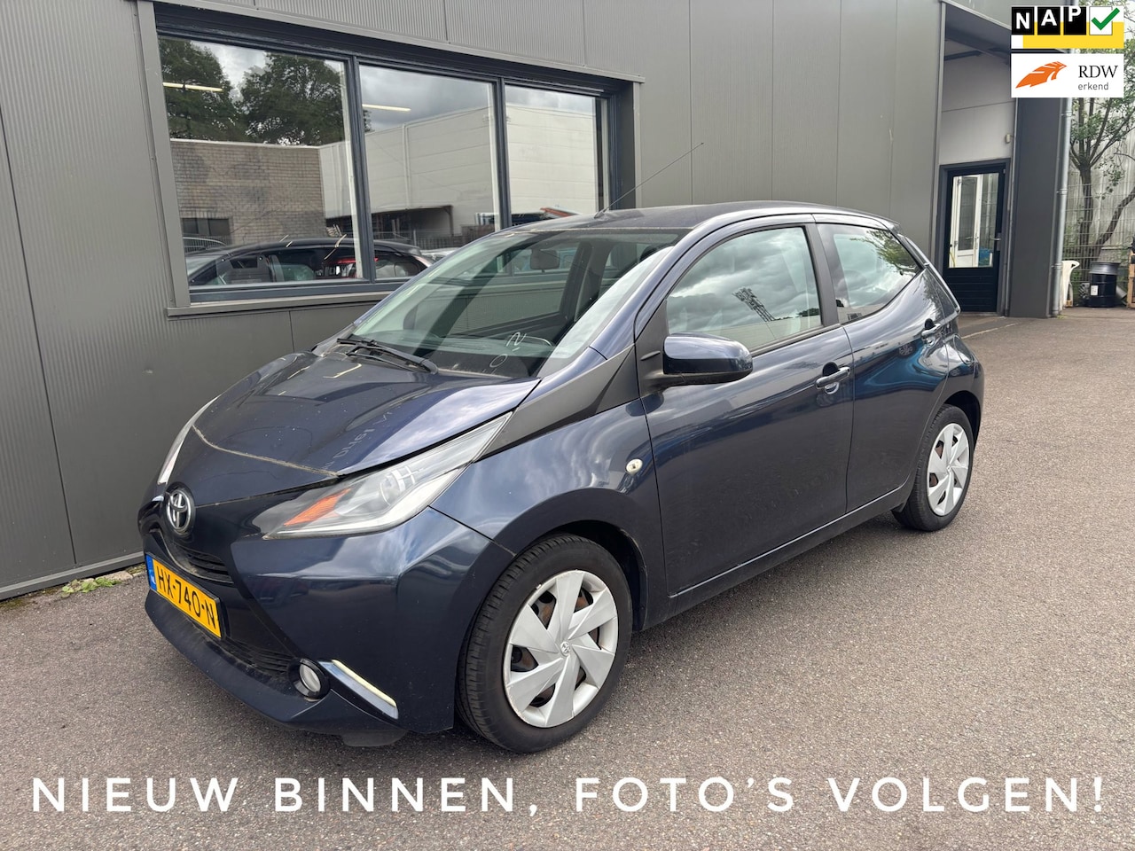 Toyota Aygo - 1.0 VVT-i x-play / Multimediasysteem / Camera! - AutoWereld.nl