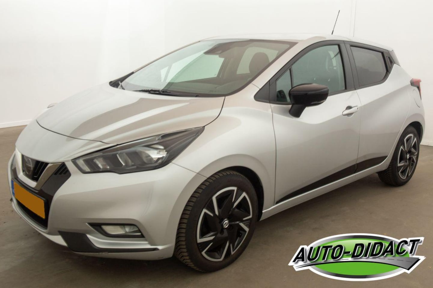 Nissan Micra - 1.0 IG-T Navi Airco N-Design - AutoWereld.nl
