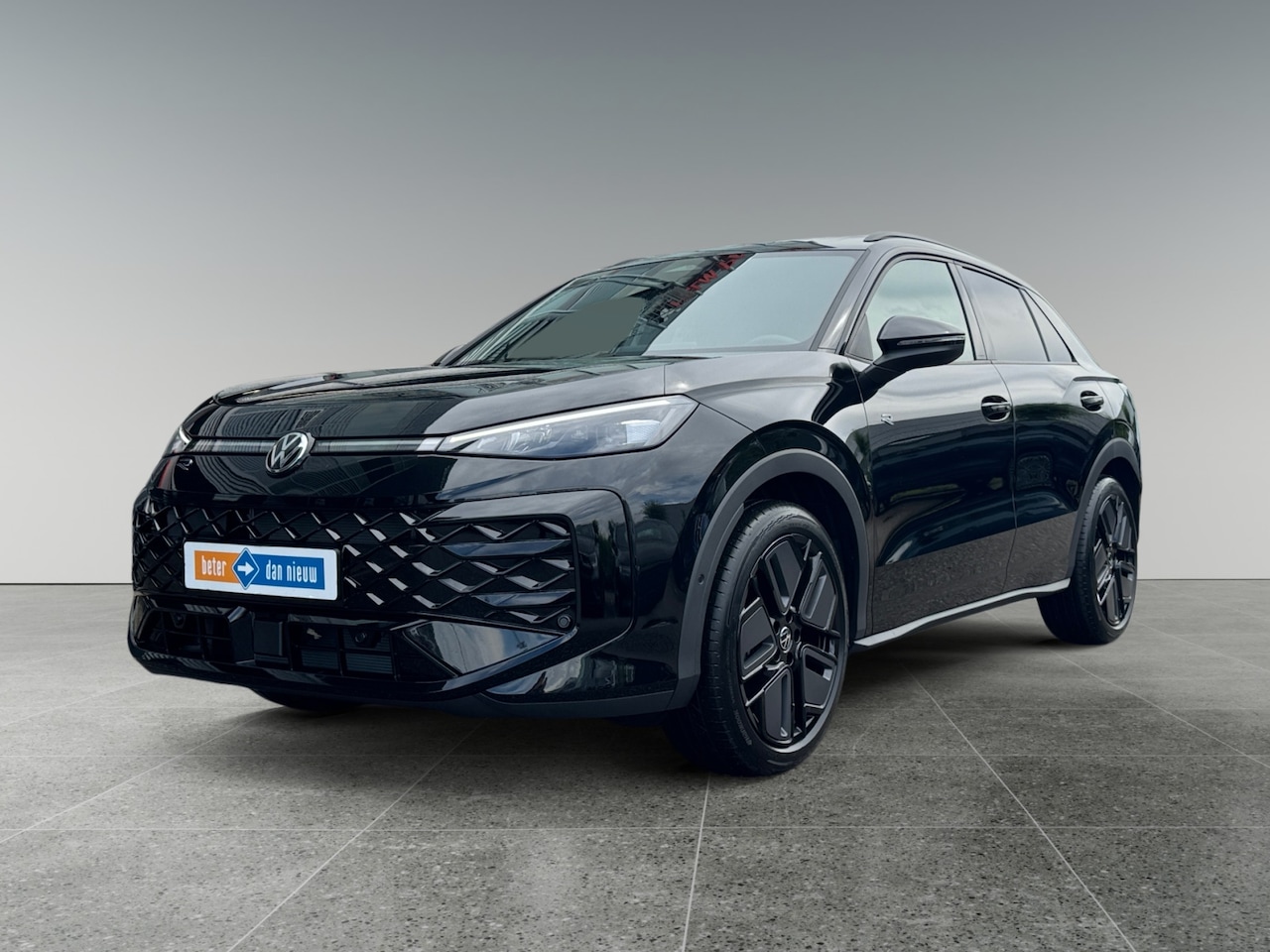Volkswagen T-Roc - 1.5 TSI 150pk R-Line Edition Achterklep elektrisch | Trekhaak | 'Side Assist' | - AutoWereld.nl