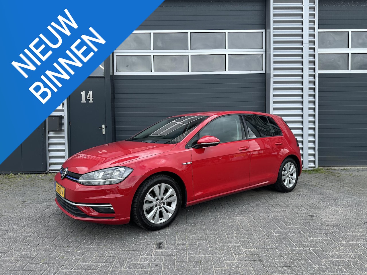 Volkswagen Golf - 1.5 TSI Comfortline Business AUTOMAAT/STOELMASSAGE/STOELVERW/EXTRASETVELG - AutoWereld.nl