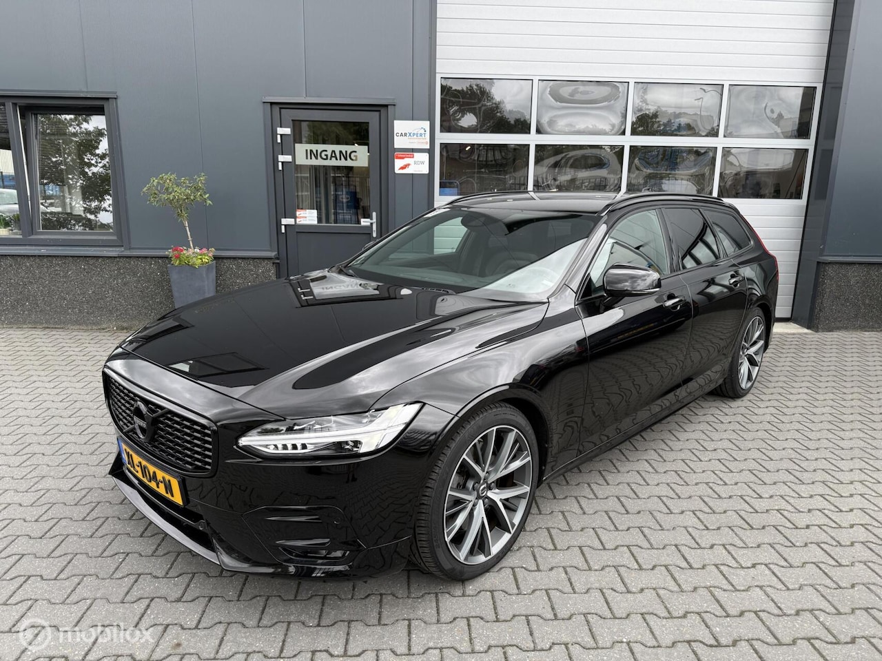 Volvo V90 - 2.0 T4 R-Design / Polestar / ACC / CarPlay - AutoWereld.nl