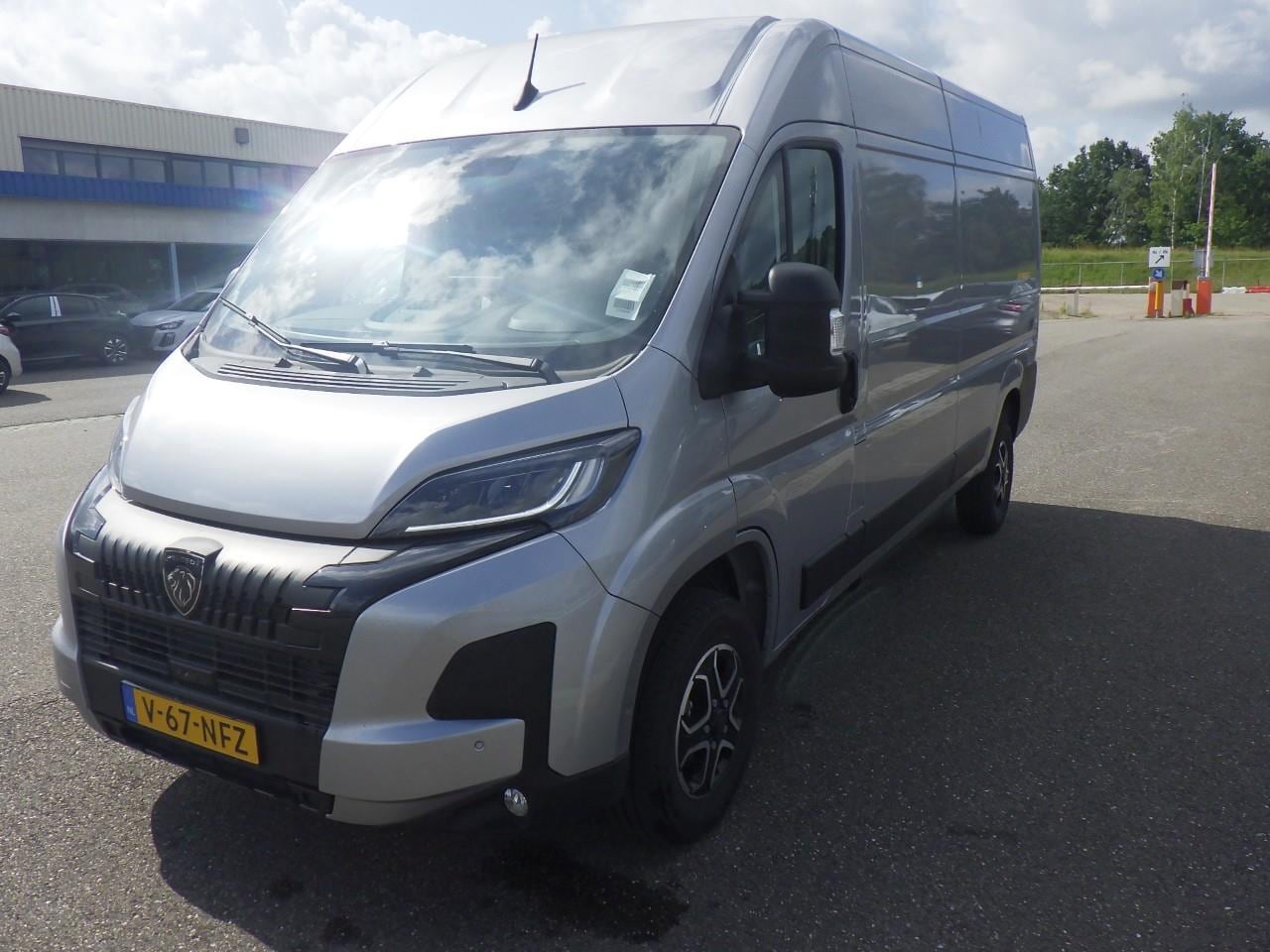Peugeot e-Boxer - 3.5t L3H2 Zwaar 110 kWh | Navigatie | Achteruitrijcamera | Climate Control | Cruise Contro - AutoWereld.nl