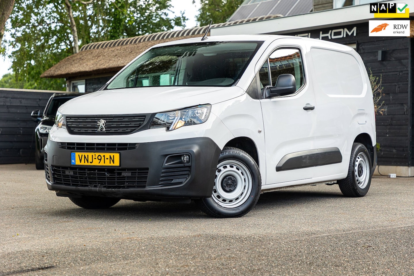 Peugeot Partner - 1.5 BlueHDI Premium Kasteninrichting I Airco I Cruise I Apple I Android I Parkeersensoren - AutoWereld.nl