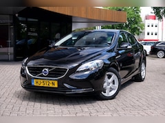 Volvo V40 - 2.0 T2 Momentum|N.A.P.|Uniek|Trekhaak|Origineel NL|Clima|Cruise