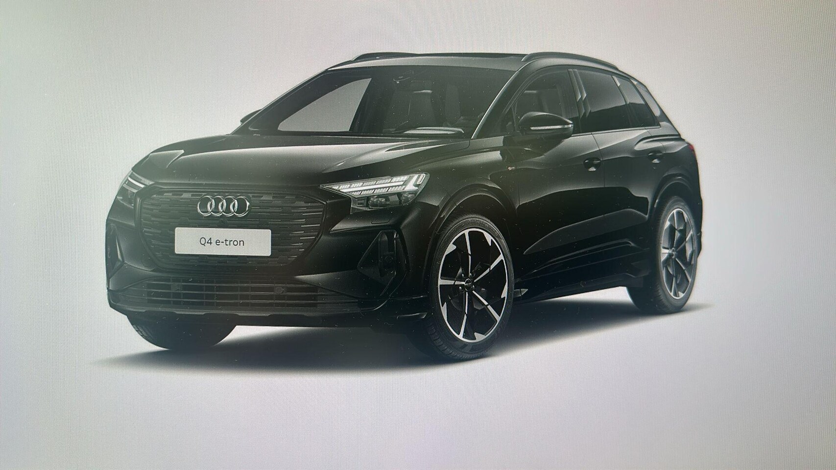 Audi Q4 e-tron - 55 e-tron quattro S Line - AutoWereld.nl