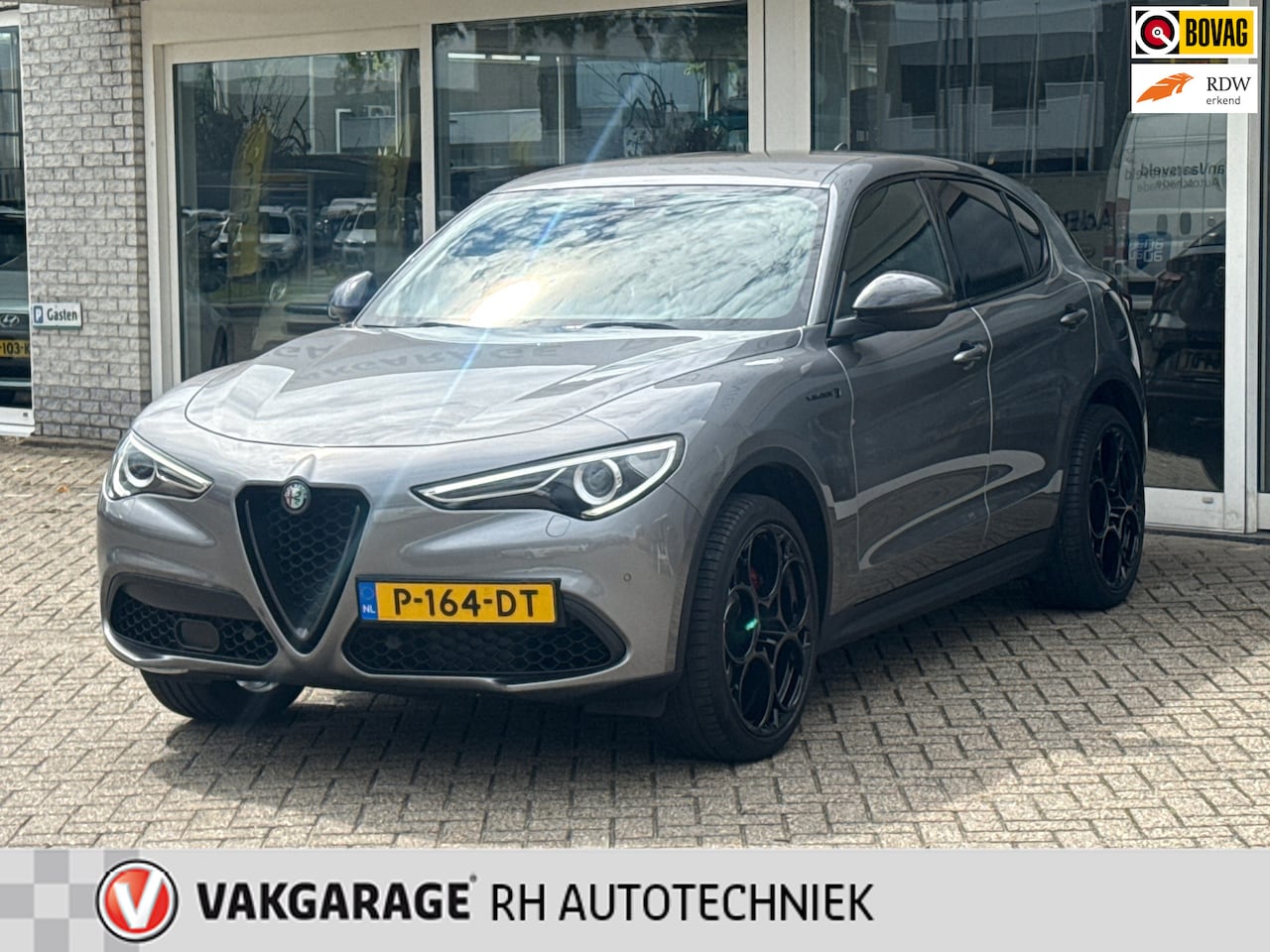 Alfa Romeo Stelvio - 2.0 T AWD First Edition Carbon, Veloce uitgevoerd, ABC uitlaatklep. - AutoWereld.nl