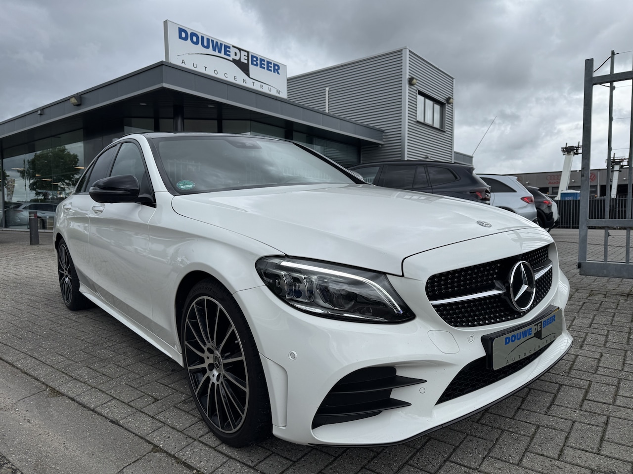 Mercedes-Benz C-klasse - 180 Premium Plus Pack AMG-line - AutoWereld.nl