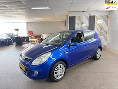 Hyundai i20 - 1.4i DynamicVersion 1e Eigenaar, Dealer-onderhouden, Automaat, Airco, N.A.P, 5Deurs, Topst