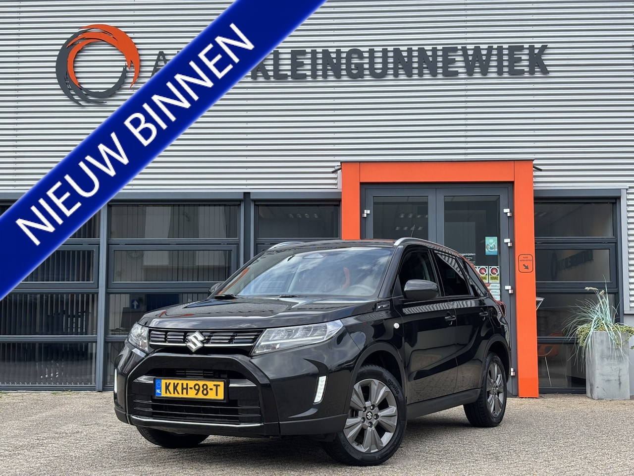 Suzuki Vitara - 1.5 Hybrid Select / Allseason Banden / Navi / Stoelverwarming / Applecarplay/AndroidAuto / - AutoWereld.nl