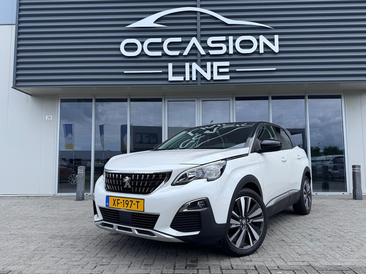 Peugeot 3008 - 1.2 PureTech Allure | Dealer OH| Distributie VV | Automaat | Leder | Parlemoer - AutoWereld.nl