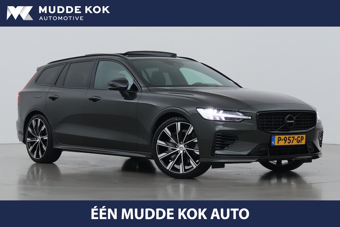 Volvo V60 - 2.0 T6 Plug-in hybrid AWD Plus Dark | Panoramadak | 20 inch | Trekhaak | Camera | Stoelgeh - AutoWereld.nl