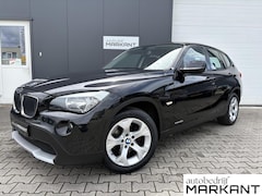 BMW X1 - sDrive20i Automaat / Navi / Trekhaak / NAP / Rijklaar