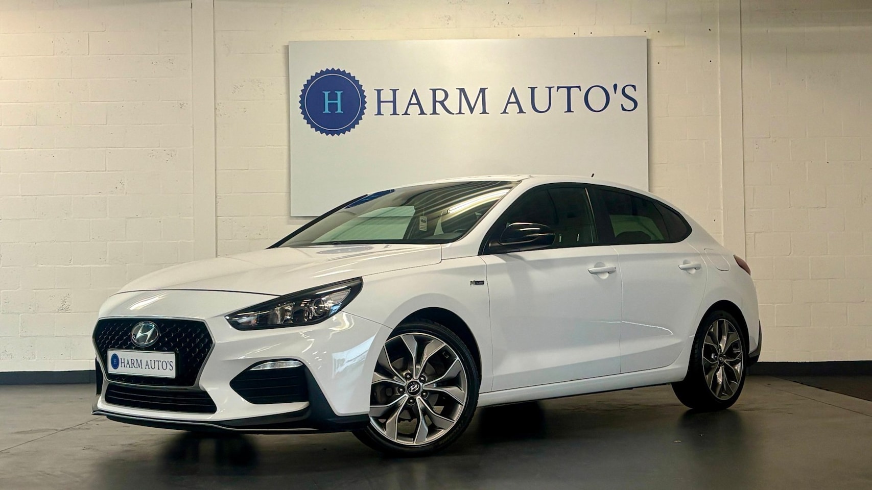 Hyundai i30 Fastback - 1.4 T-GDI N Line 140pk LED / PDC / Cuise / Lane / '18' - AutoWereld.nl