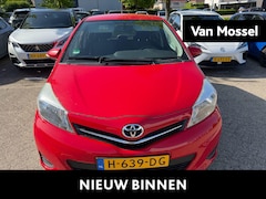 Toyota Yaris - 1.3 VVT-i Aspiration | Camera | Airco | All-season banden |