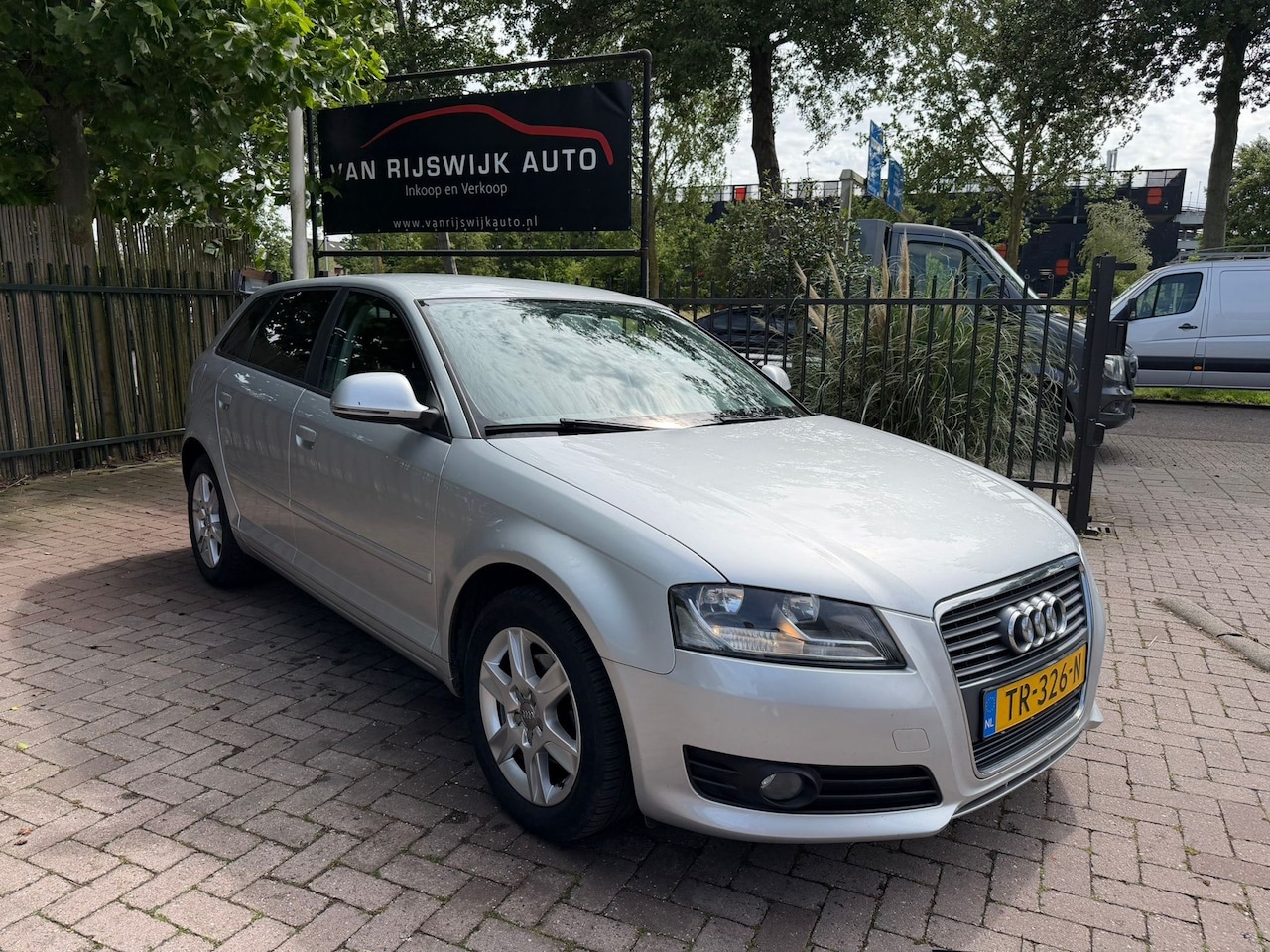 Audi A3 Sportback - 1.6 Ambition Pro Line Clima Cruise-con Elec-ram - AutoWereld.nl