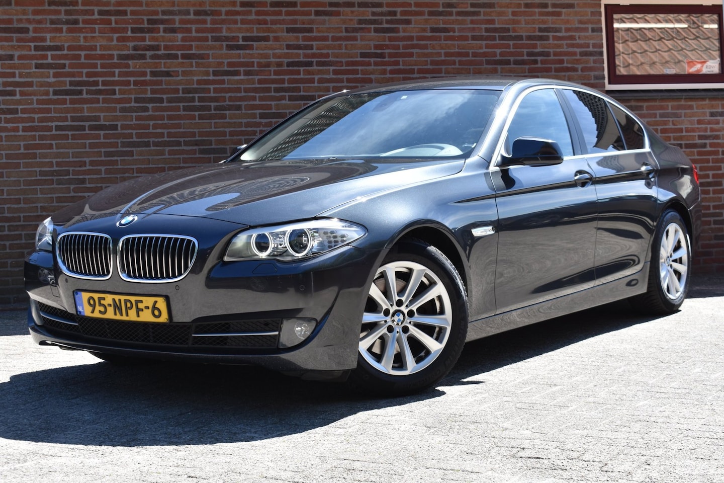 BMW 5-serie - 523i High Executive '10 Xenon Clima Navi Cruise Leder Inruil mogelijk - AutoWereld.nl