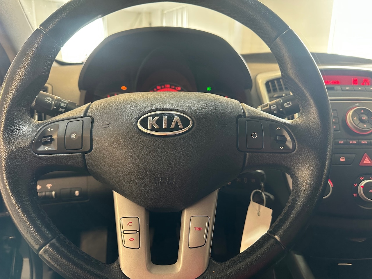 Kia Cee'd Sporty Wagon - Kia.Erste eigenaar .Airco 1.4 CVVT X-tra - AutoWereld.nl