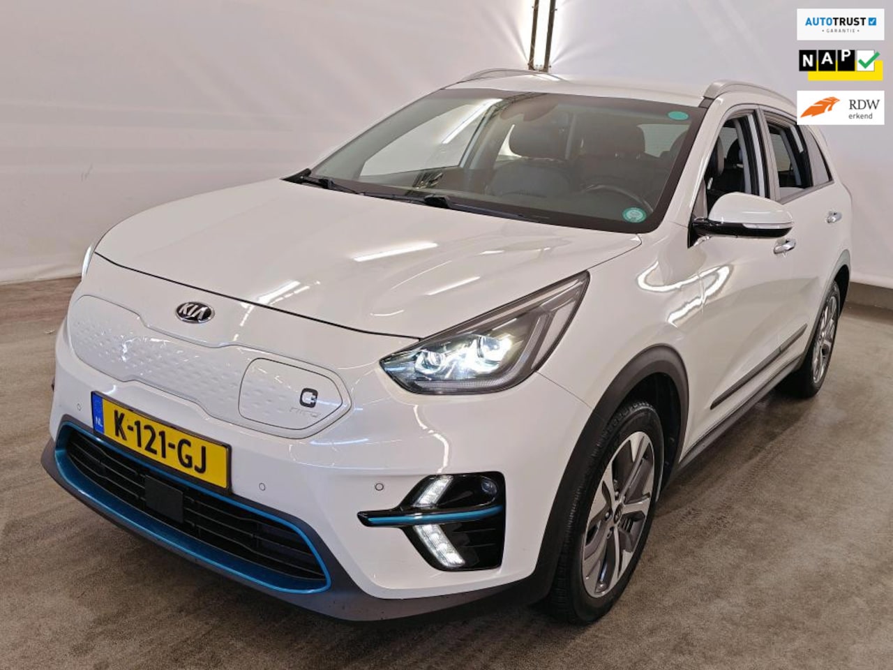 Kia e-Niro - ExecutiveLine 64 kWh FASE 3 SOH 100% warmtepomp - AutoWereld.nl