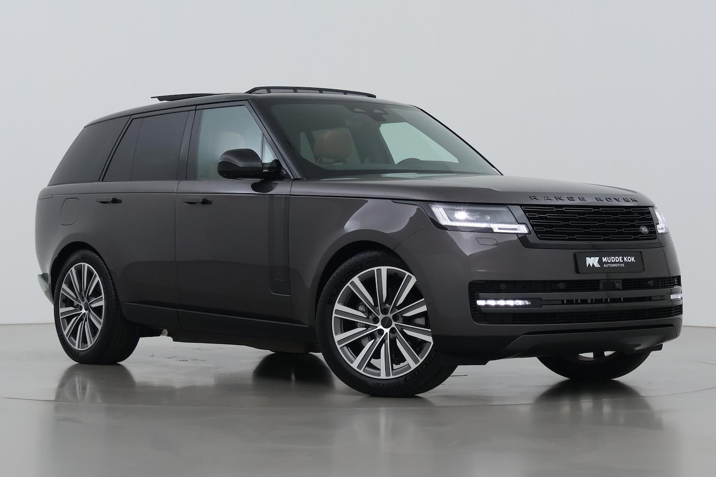 Land Rover Range Rover - 3.0 P460e HSE PHEV | ACC | Meridian Surround | Trekhaak | ClearSight | Massage | Luchtveri - AutoWereld.nl