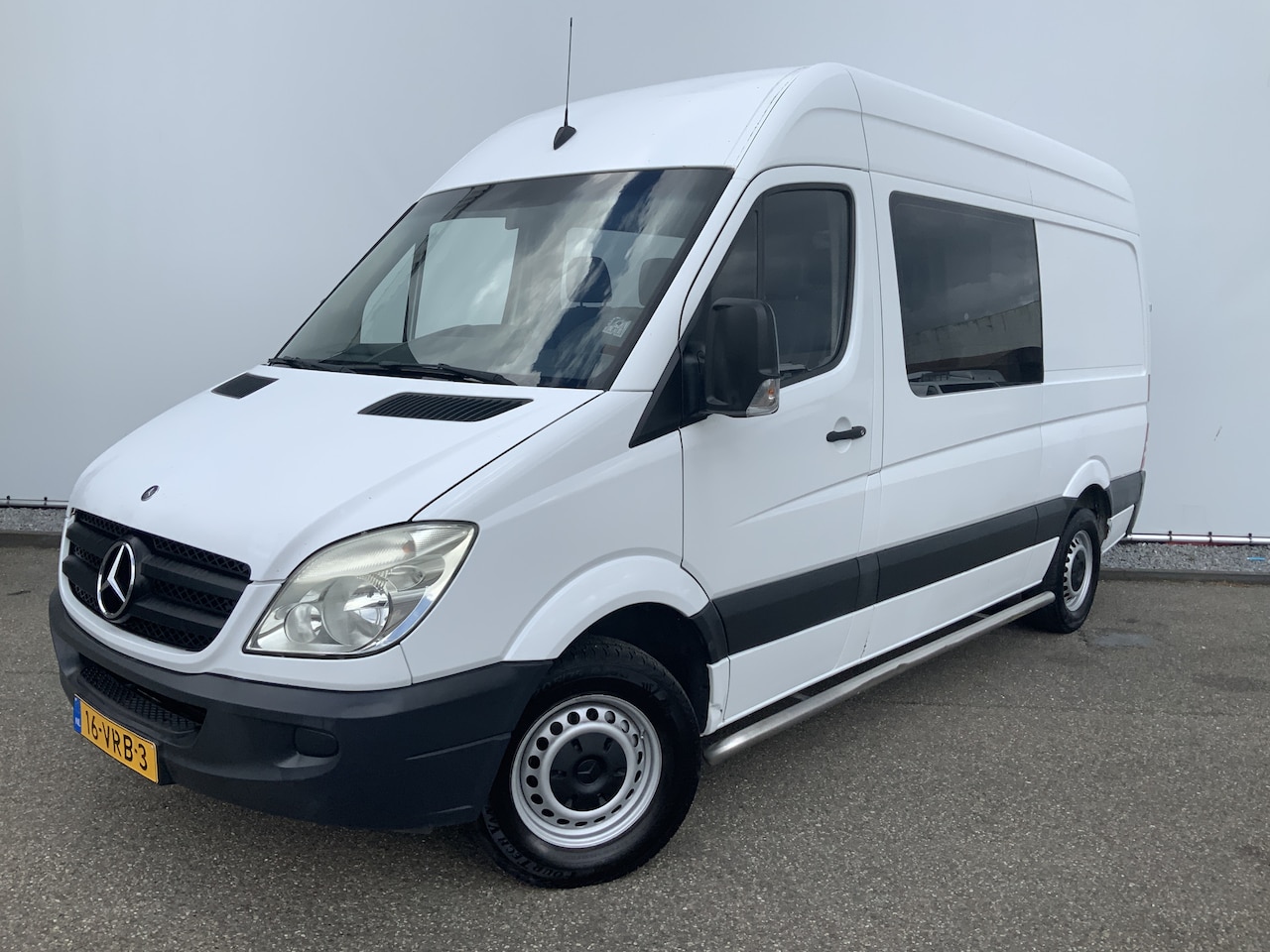 Mercedes-Benz Sprinter - 209 2.2 CDI 366 Automaat L2H2 Dub Cab 6 zits Side Bar Trekhaak 2000 kg Euro 4 - AutoWereld.nl