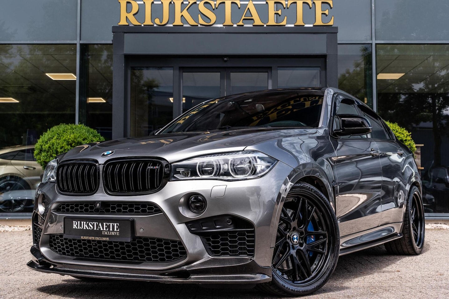 BMW X6 - M|CARBON|MEMORY|LED|HEAD-UP|CAMERA|DEALER|SFEERVERL. - AutoWereld.nl