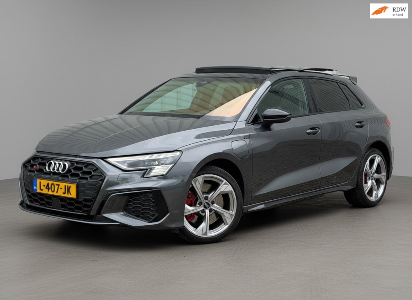 Audi A3 Sportback - 45 TFSI e S edition Competition|Pano|Matrix LED|Virtual|Carplay|PDC - AutoWereld.nl